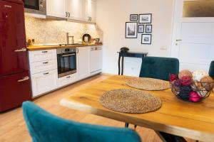 Apartment Memoir by SofiaSpot - central, metro to airport