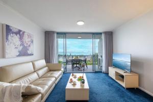 obrázek - The Landmark unit 405 - Resort style, spectacular water views, linen, pool, lift, games room, porta-cot and highchair
