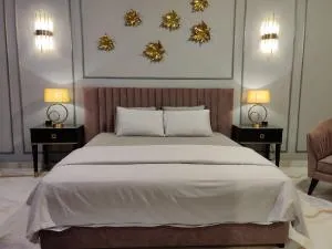 Elite,16 Bedrooms 16 bath Block 6 Gulshan-e-iqbal - Goth Darya Khān