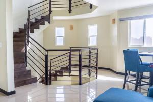 Emerald Home Seaside Serenity & Resort Amenities