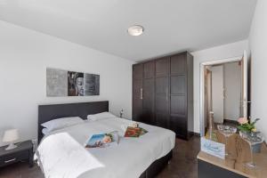 Art Apartment - Happy Rentals
