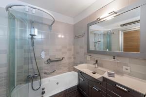 Art Apartment - Happy Rentals