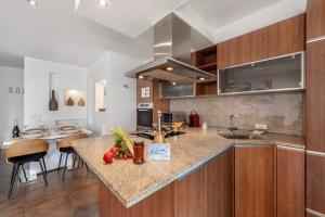 Art Apartment - Happy Rentals