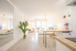 New studio, terrace, parking, and pool by 10ToSea