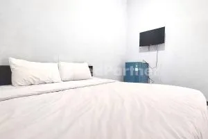 Vins Homestay Kroya Mitra RedDoorz - Кілакеп