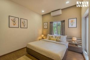 StayVistas Silver Grove - Serene Haven with Expansive Lawn & Terrace