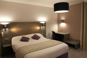 Hotels Logis Hotel Restaurant Azalees : photos des chambres