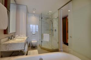 Houghton Suites