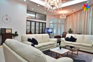 40P, Subang Villa with PoolBBQKaraokeMeeting