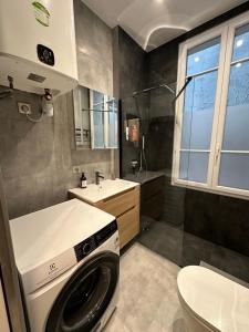 Charming 2 Bedroom with Huge Private Terrace