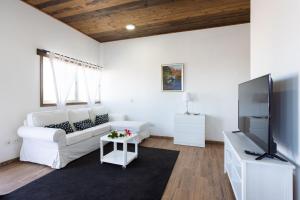 Home2Book Maison de la nature, Piscine Privée