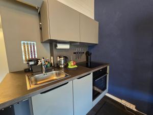 Lakeview Loft*LakeFerry access* Central