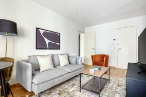 Blueground Sarrià furnished w full kitchen BCN-132