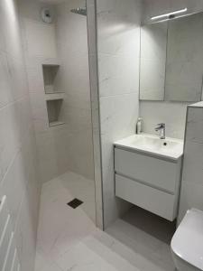 Villas Villa de luxe piscine jacuzzi : photos des chambres