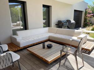 Villas Villa de luxe piscine jacuzzi : photos des chambres