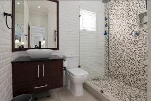 28 Thira, Santorini,Ballito