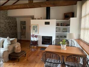 Hotels Le chateau brangoly : photos des chambres