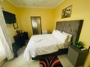 Lalamnandzi 4 - Boschjeskop