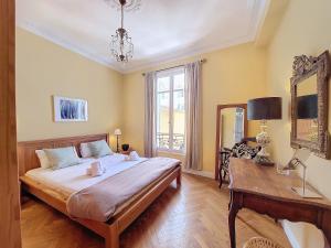 Nestor&Jeeves - PROVENCAL - Central - Near Beach