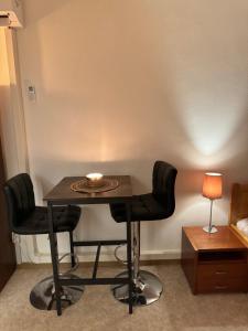 Peaceful 2 room 50m2 Centric 10 min to Old Town AC