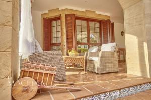 Casa Otañes. En la playa, con piscina privada.