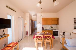 Cretan View Apartments with sea view