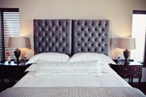 Under Oaks Guesthouse