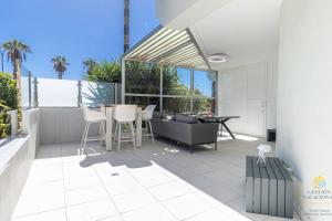 Altamira Lux Suit Beach El Duque