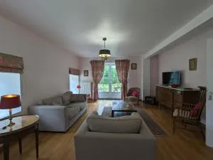 Maison de charme avec piscine couverte, vélos, barque et coin pêche, proche Châteauroux et George Sand - FR-1-591-168 - Brives