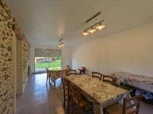 Maisons de vacances Gite Pouligny-Notre-Dame, 3 pieces, 6 personnes - FR-1-591-134 : photos des chambres