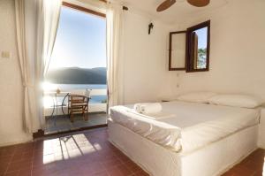 One Bedroom Apartment Upper Floor, two verandas, With Sea View