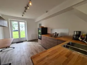 Maison tranquille avec jardin, proche Châteauroux, 4 ch., 3 sdb, terrasse, barbecue, parking - FR-1-591-358 - Brives
