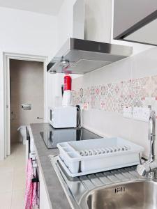 Sunshine Court Apartment No 4