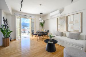 Balcony Luxury Apartment Kalamata