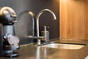 GuestReady - Grit & Glam