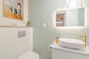 Apartament Ultra-Central Premium cu Parcare Gratuita pe Malul Crisului