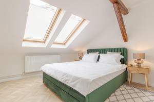 Apartament Ultra-Central Premium cu Parcare Gratuita pe Malul Crisului