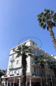 Juan Les Pins 2BR Sunny Top Floor 50m Beach Central