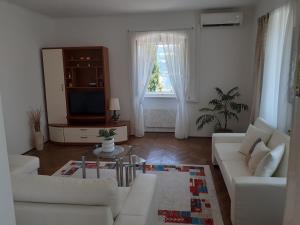 APARTMENT VOLOSKO - 50m to the sea