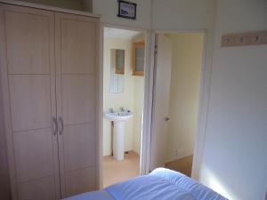 Sealands Everglade II:- 6 Berth, Central Heated Access to the beach