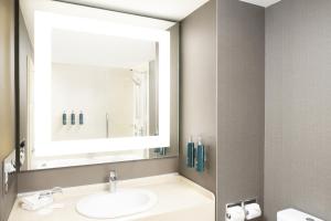 Twin Room room in DoubleTree by Hilton Luxembourg