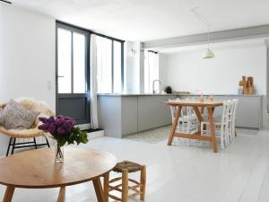 Maisons de vacances Maison Les Portes-en-Re, 5 pieces, 6 personnes - FR-1-434-19 : photos des chambres