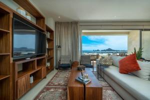 Luxurious 2BR Ocean View Condo with Terrace