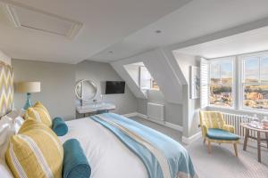 Superior Double Room with Estuary View room in Padstow Harbour Hotel