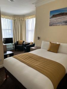 Double Room with Sea View room in Clifton Hotel