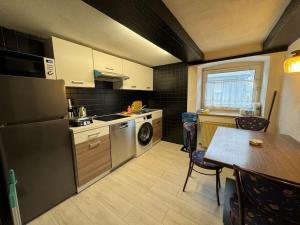 Große Monteurwohnung - 7 Personen - KÜCHE WIFI TV