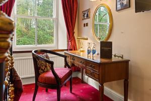 Deluxe Double Room room in Two Bridges Hotel