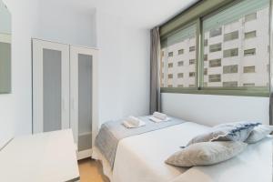 Apartamento céntrico con piscina, temporada