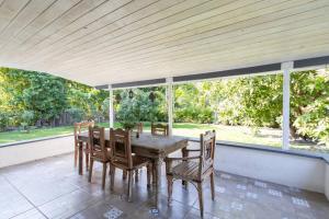 Tropical Private Oasis Mins from Beach & Downtown