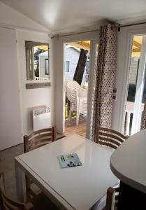 Campings Camping Quiberon - Mobilhomes Bord de Mer, Conguel : photos des chambres